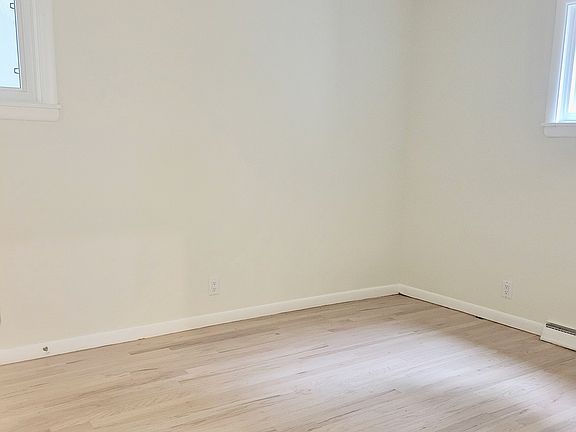 3rd image of 170 Park St #170