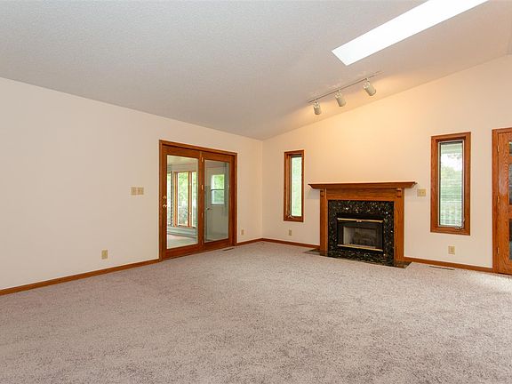 3rd image of 2213 W 8th St