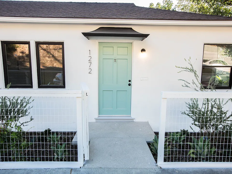 1274 Isabel St
