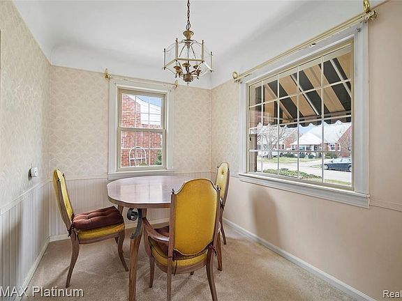 5th image of 9023 Becker Ave