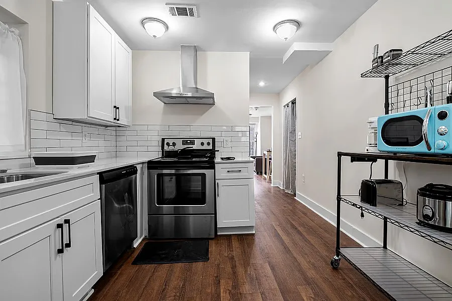 1 bed, $1,875 — Photo 1
