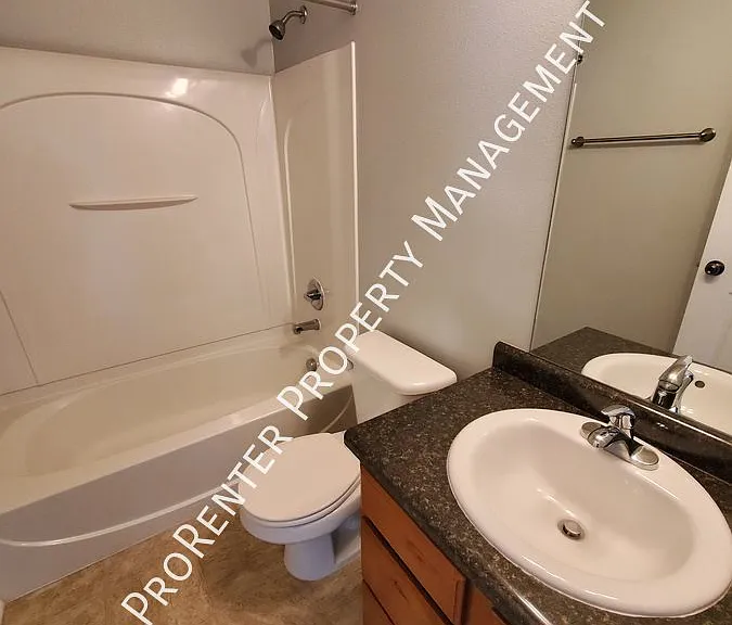 1005 N 740 W — Photo 15