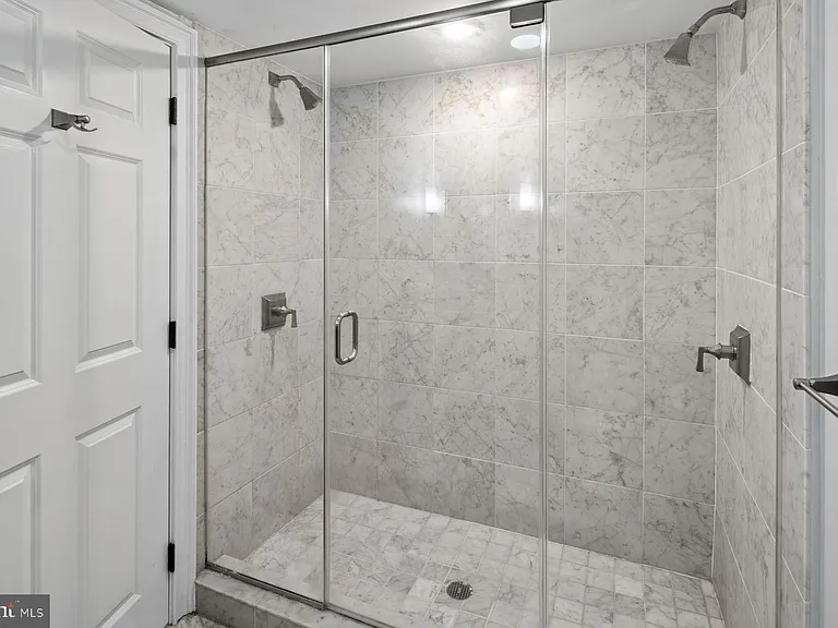 1500 Chestnut St #20I — Photo 16