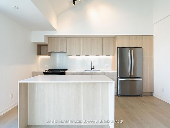 3rd image of 31 Huron St #621