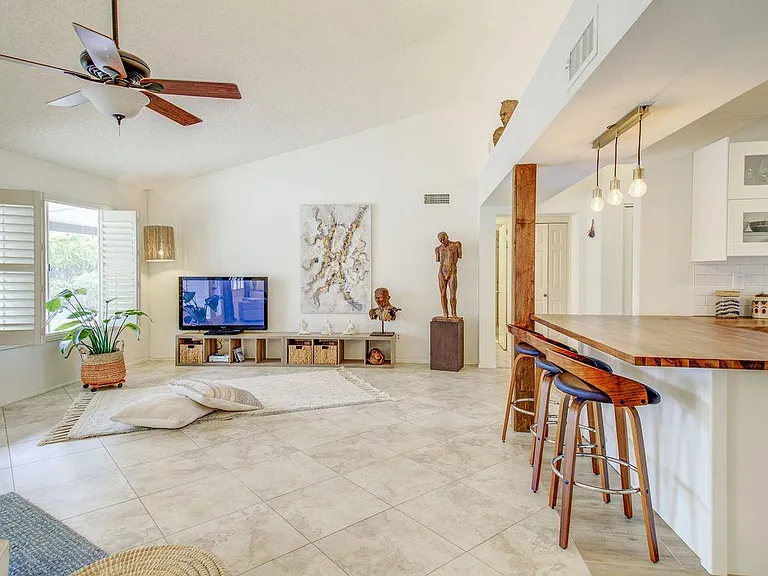 6308 W Port Royale Ln — Photo 33