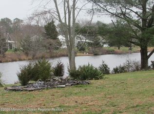 272 Harrington Dr N, Toms River, NJ 08757