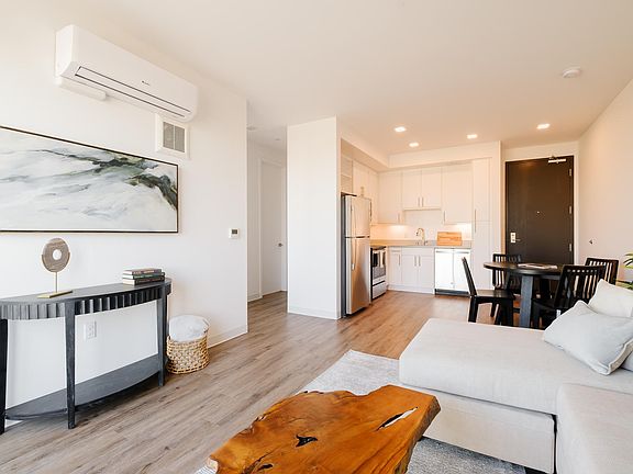 4th image of 4015 Kansas St #302