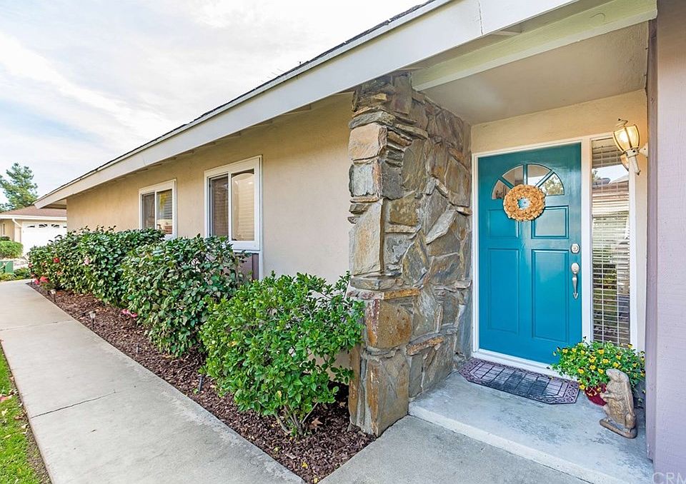1st image of 2548 College Ln