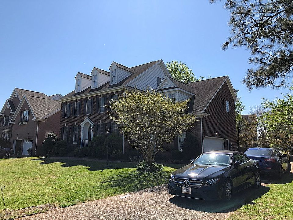 Front of Home
Driveway