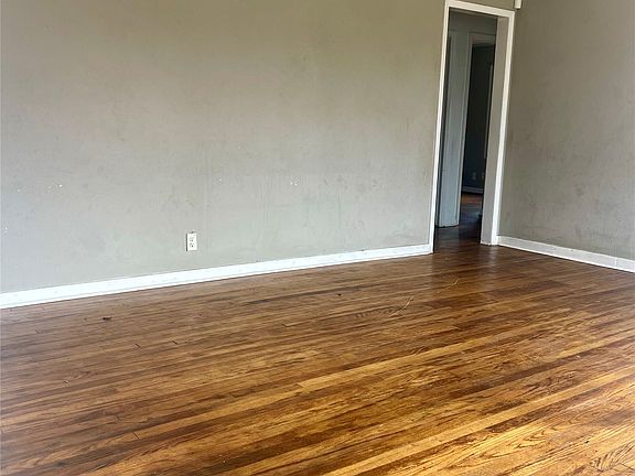 2nd image of 1835 N Louisville Ave