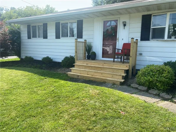 7867 Lancewood Dr, Liverpool, NY 13090