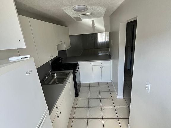 3rd image of 401 NW 109th Ave APT 4