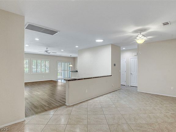 5th image of 2512 Corvus St