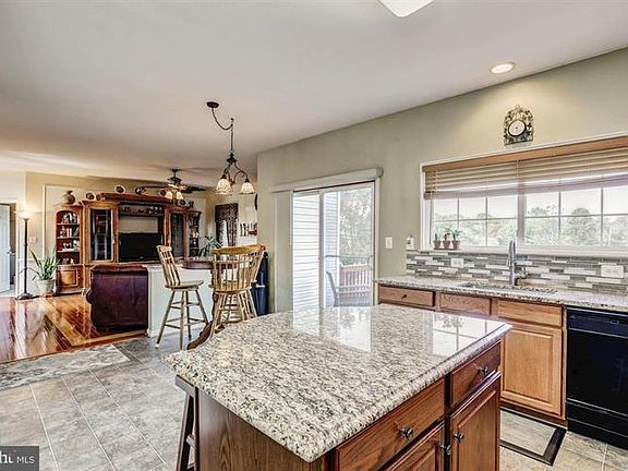 3rd image of 6108 Waverly Way