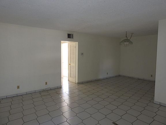 3rd image of 181 NE 14th Avenue #14B