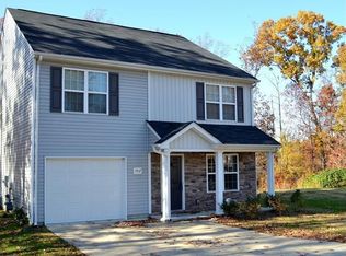 1937 Carpenter Cabin Dr, Charlotte, NC 28216
