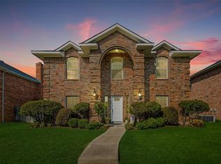 6906 Graham Dr, Rowlett, TX 75089