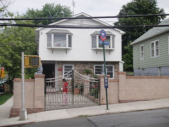 2nd image of 405 Bradley Ave