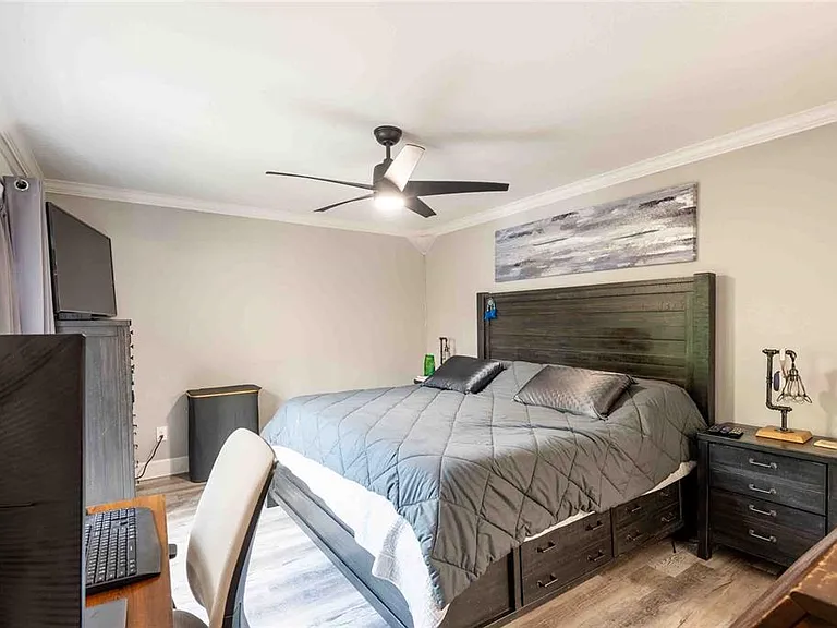 15307 W Pond Woods Dr #301 — Photo 17