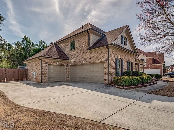 2nd image of 920 Arbor Dr