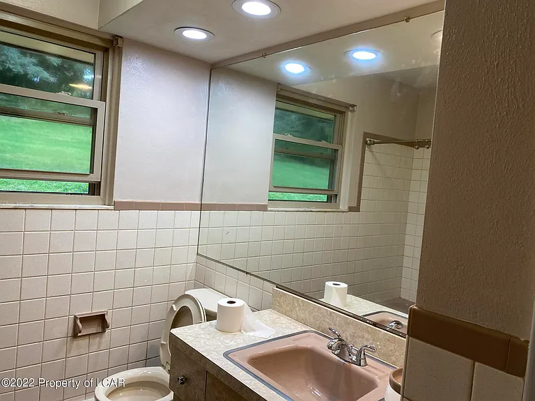 317 Highland Ave — Photo 5