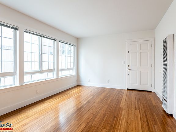 3rd image of 440 Roosevelt Ave APT 1