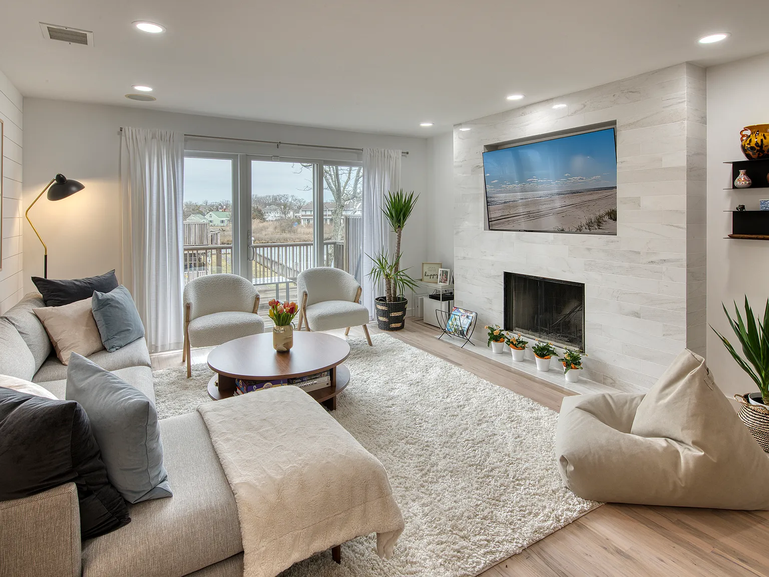 Westhampton Beach Village Canal Front Condo with Boat Slip & Pool — Photo 2