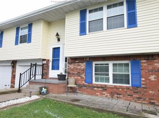 718 Fitzhugh St, Ravenswood, WV 26164