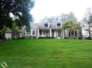 27310 Wellington Rd, Franklin, MI 48025