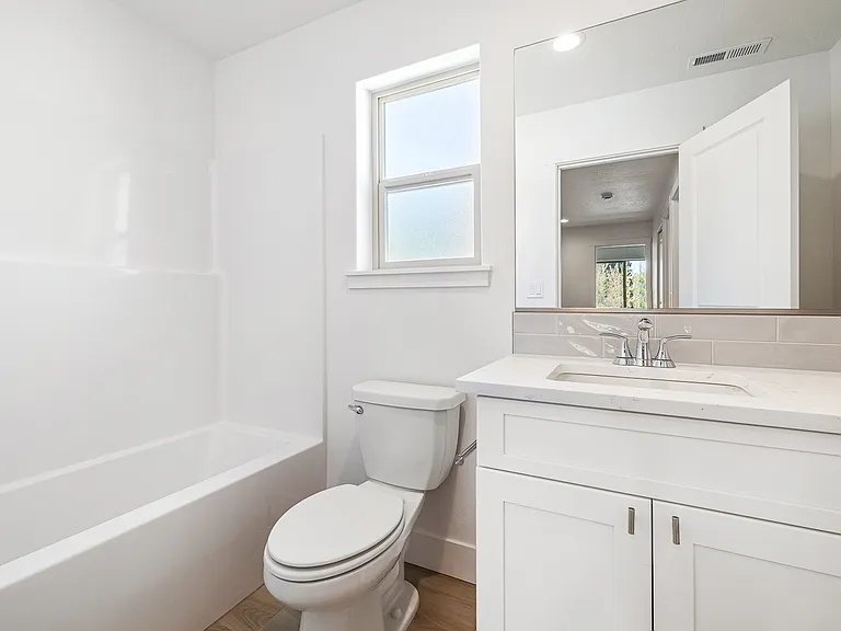 1163 S Underwood St #110 — Photo 8