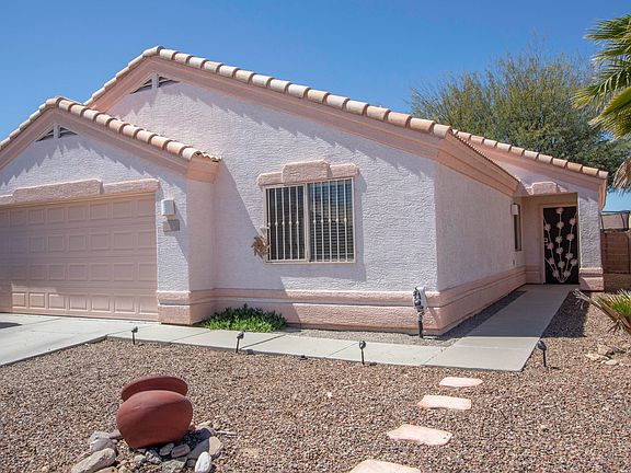 2nd image of 2879 N Mountain Creek Way