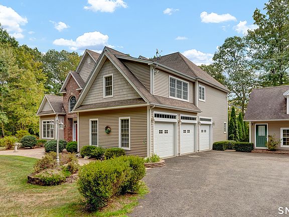 3rd image of 4 Bishop Road