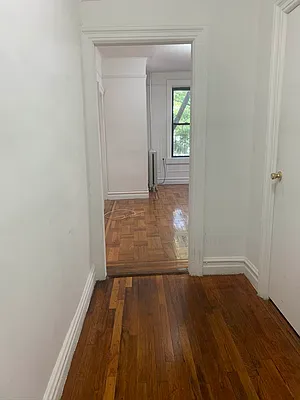 Rented by M.Grossman R.E. Management | media 8