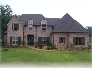 8213 Lake View Dr, Olive Branch, MS 38654