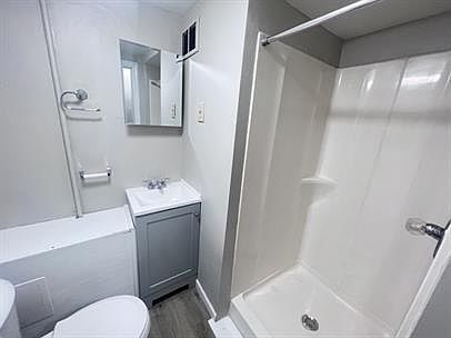 5th image of 315 Cottage Ct #8