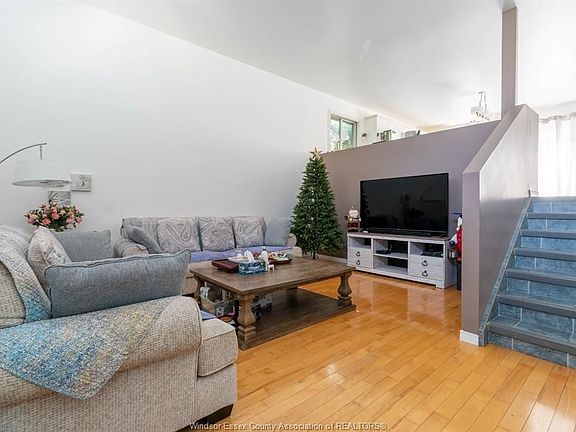 3rd image of 4657 Kominar Ct