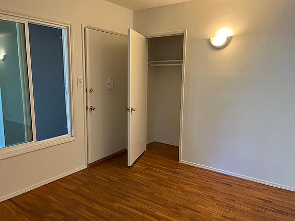 5th image of 5319 Radford Ave APT 5