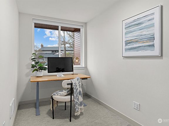 3rd image of 3217 Fuhrman Avenue E
