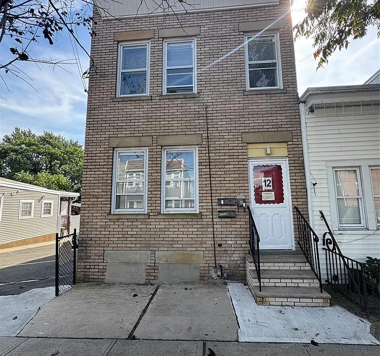 12 Magnolia St #1