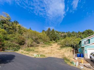 8900 NE Harbor View Pl, Depoe Bay, OR 97341
