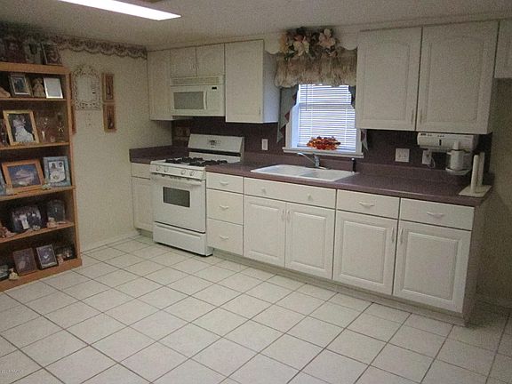 3rd image of 5905 Debuse Rd