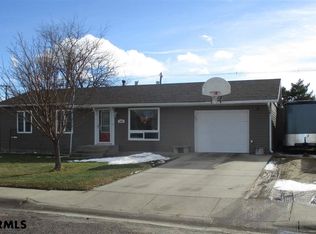 1465 Bonanza St, Gering, NE 69341