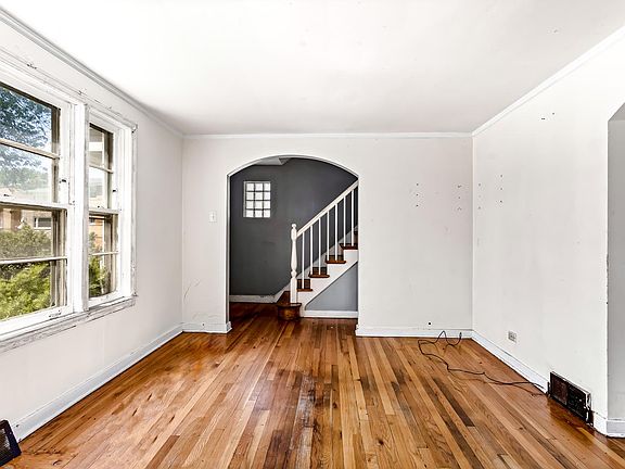 3rd image of 3307 S 57th Ct