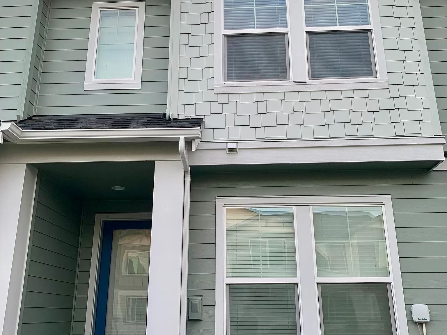 3314 SE Farrow Ln — Photo 2