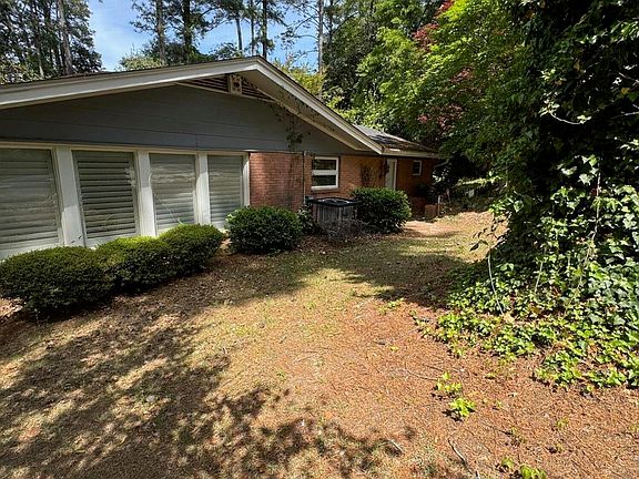 5th image of 2224 Mirror Lake Drive