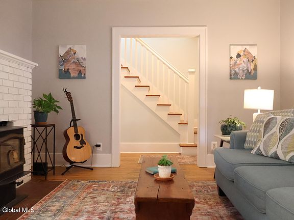 4th image of 32 Clermont Street