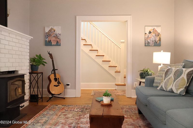 4th image of 32 Clermont Street