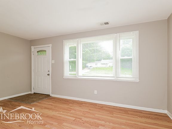 3rd image of 10229 Imperial Dr
