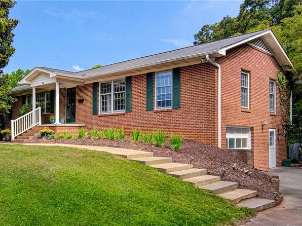 4125 Alonzo Dr, Winston Salem, NC 27104