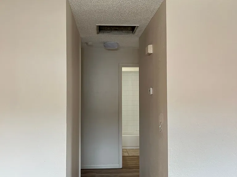 1412 SE 8th Ter — Photo 13